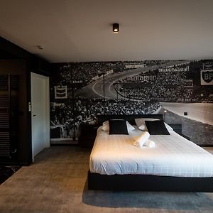 La Reine Hotel & Restaurant